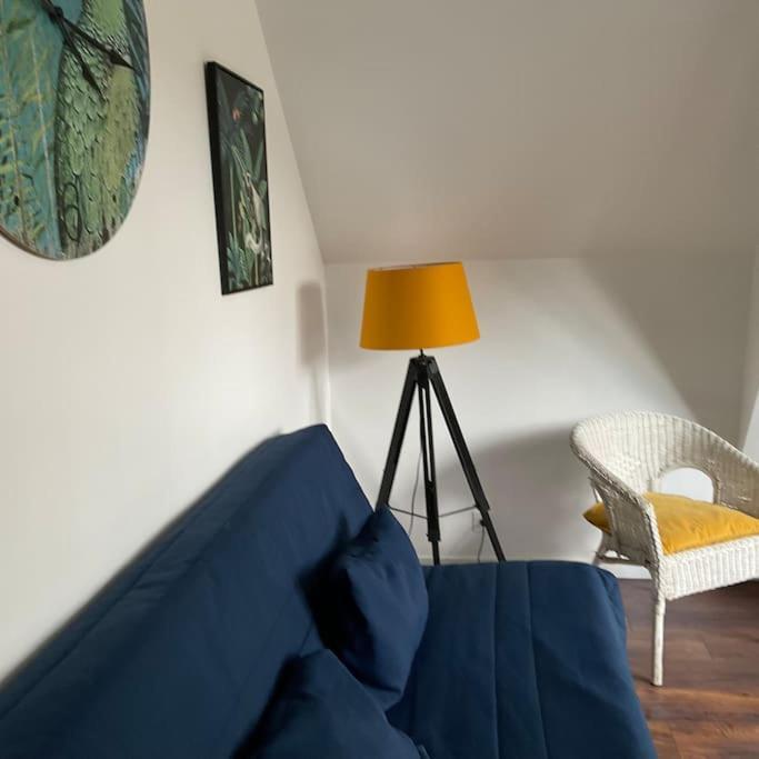 En Plein Centre De Dinan Apartment Bagian luar foto